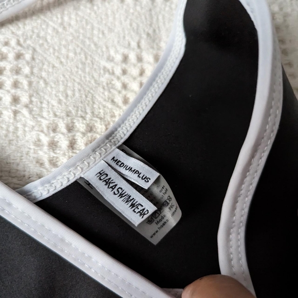 black and white bikini - Picture 2 of 3